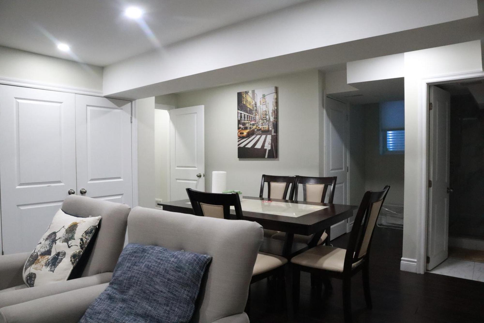 Stunning Furnished 2Bedroom/2Washroom Apartment Брамптън Екстериор снимка
