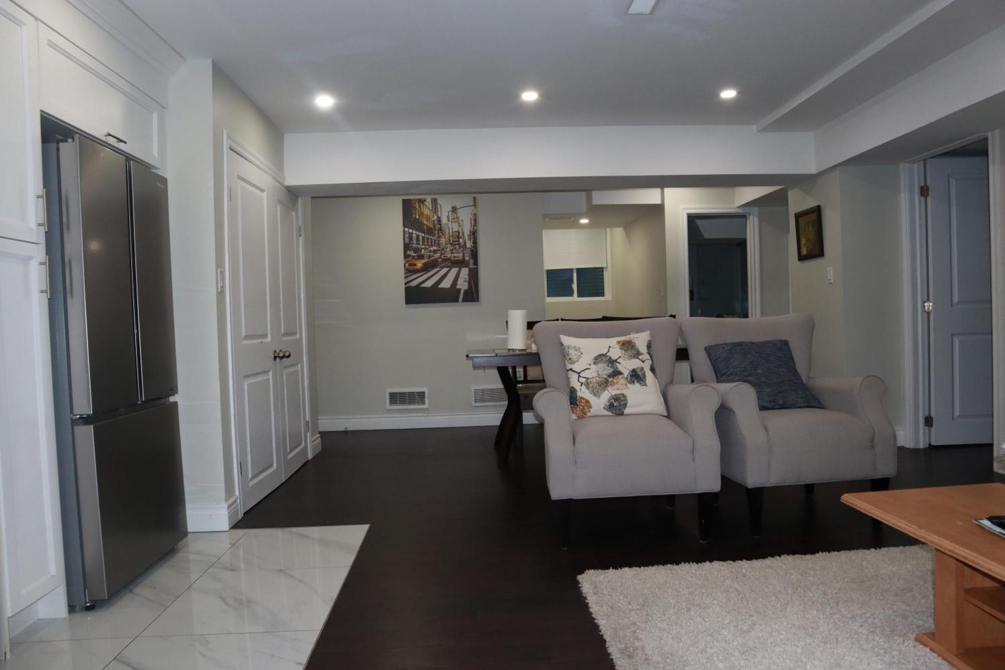 Stunning Furnished 2Bedroom/2Washroom Apartment Брамптън Екстериор снимка